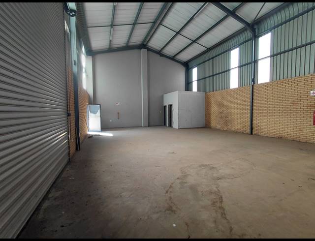 272M² WAREHOUSE TO LET IN CLAYVILLE